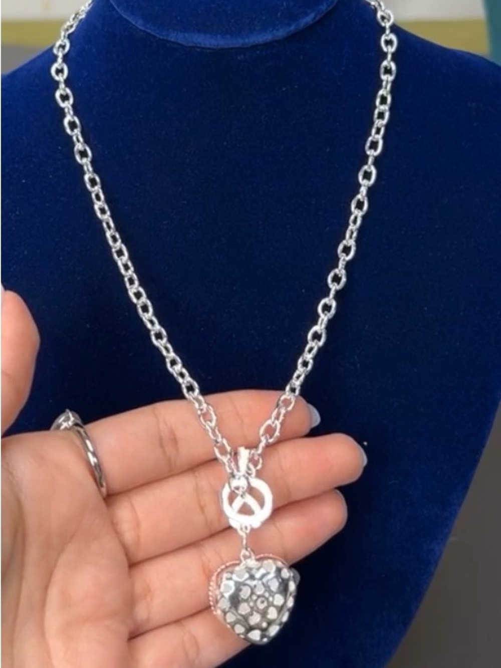 🤍 925 Sterling Silver Heart Pendant Necklace – 18” 🤍 - Picture 3 of 3
